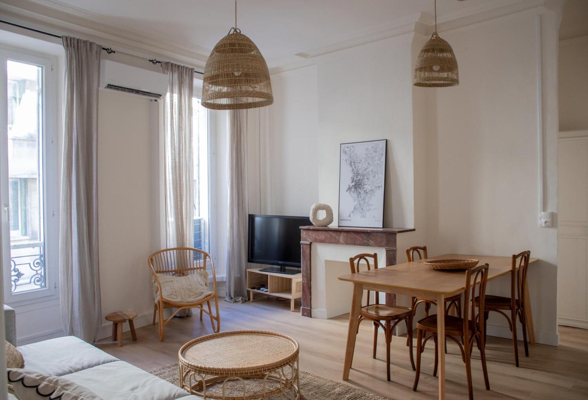Cozy Flat Fully Renovated By Interior Designer Apartment